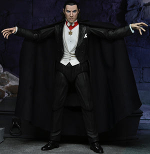 Dracula (Colour) – Universal Monsters Ultimate Dracula (Transylvania) Action Figure