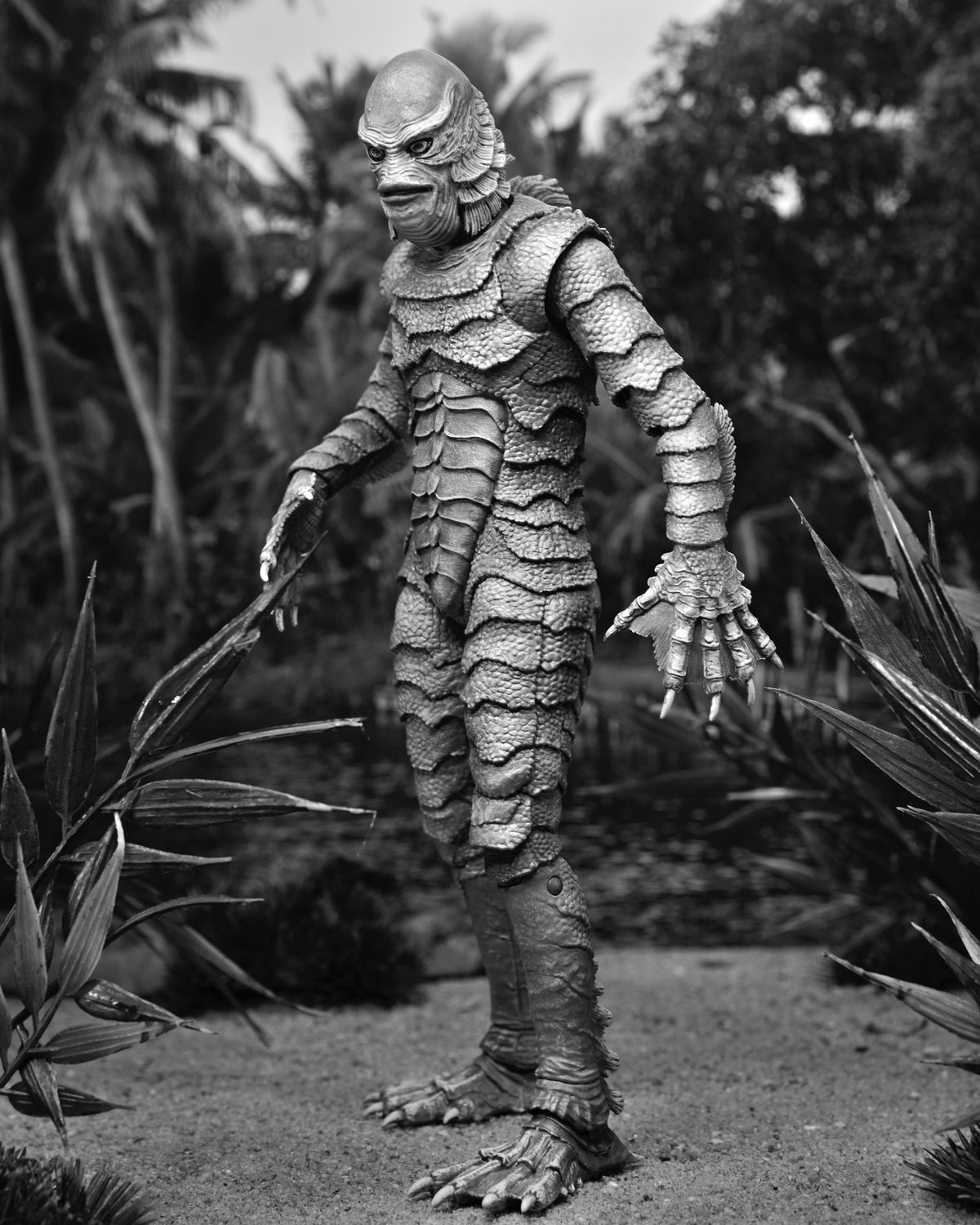 Universal Monsters – Ultimate Creature from the Black Lagoon (Black & White) Action Figure