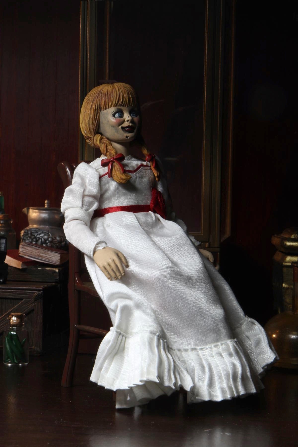 The Conjuring Universe – Annabelle Clothed Action Figure