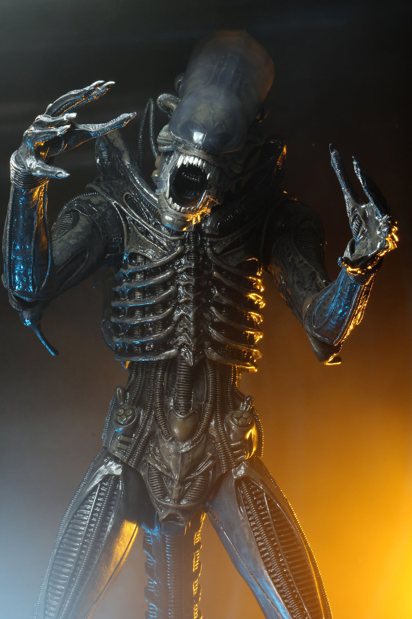 Alien – Official Ultimate 40th Anniversary Big Chap Action Figure