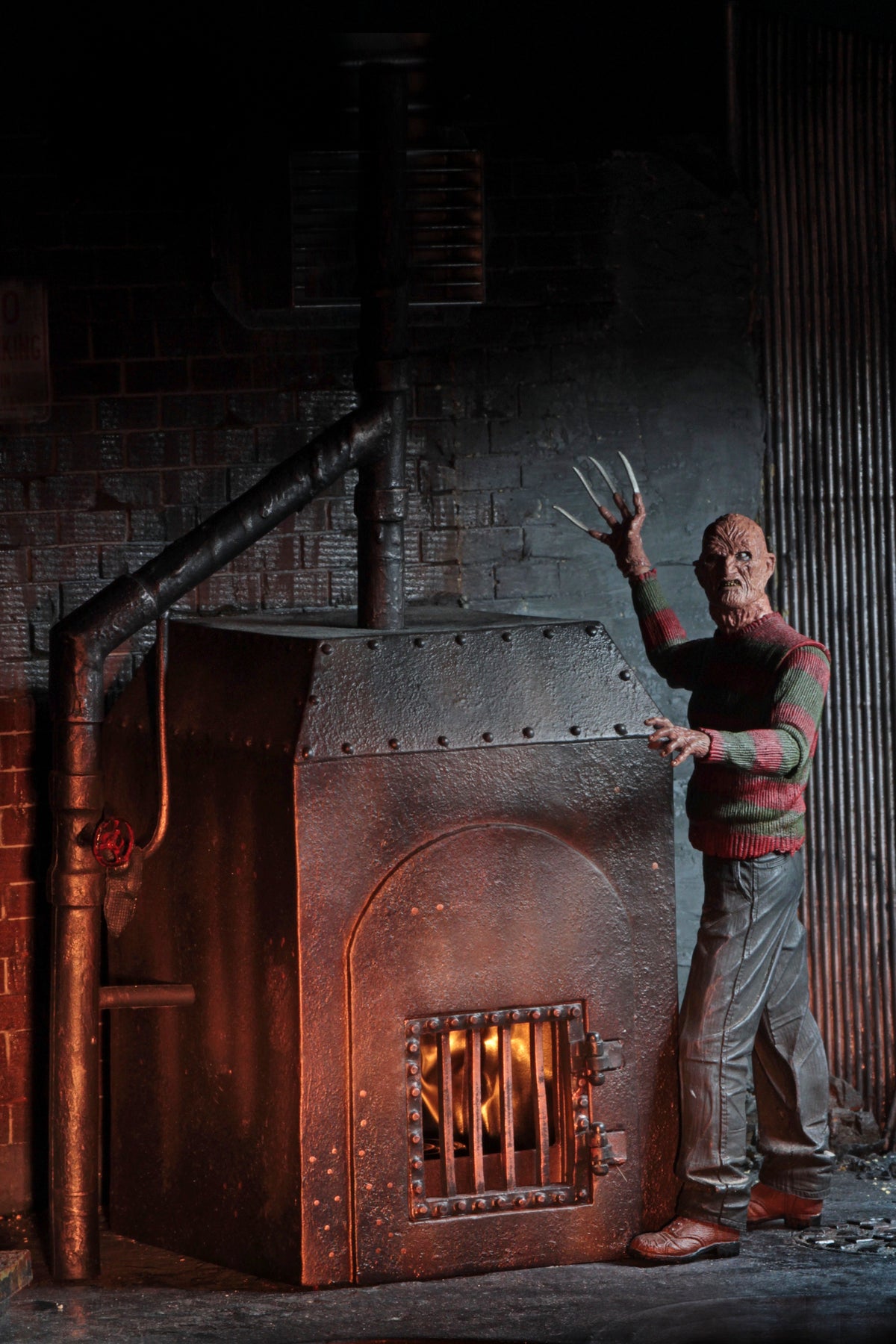 A Nightmare on Elm Street – Freddy's Furnace Diorama with Flickering LED