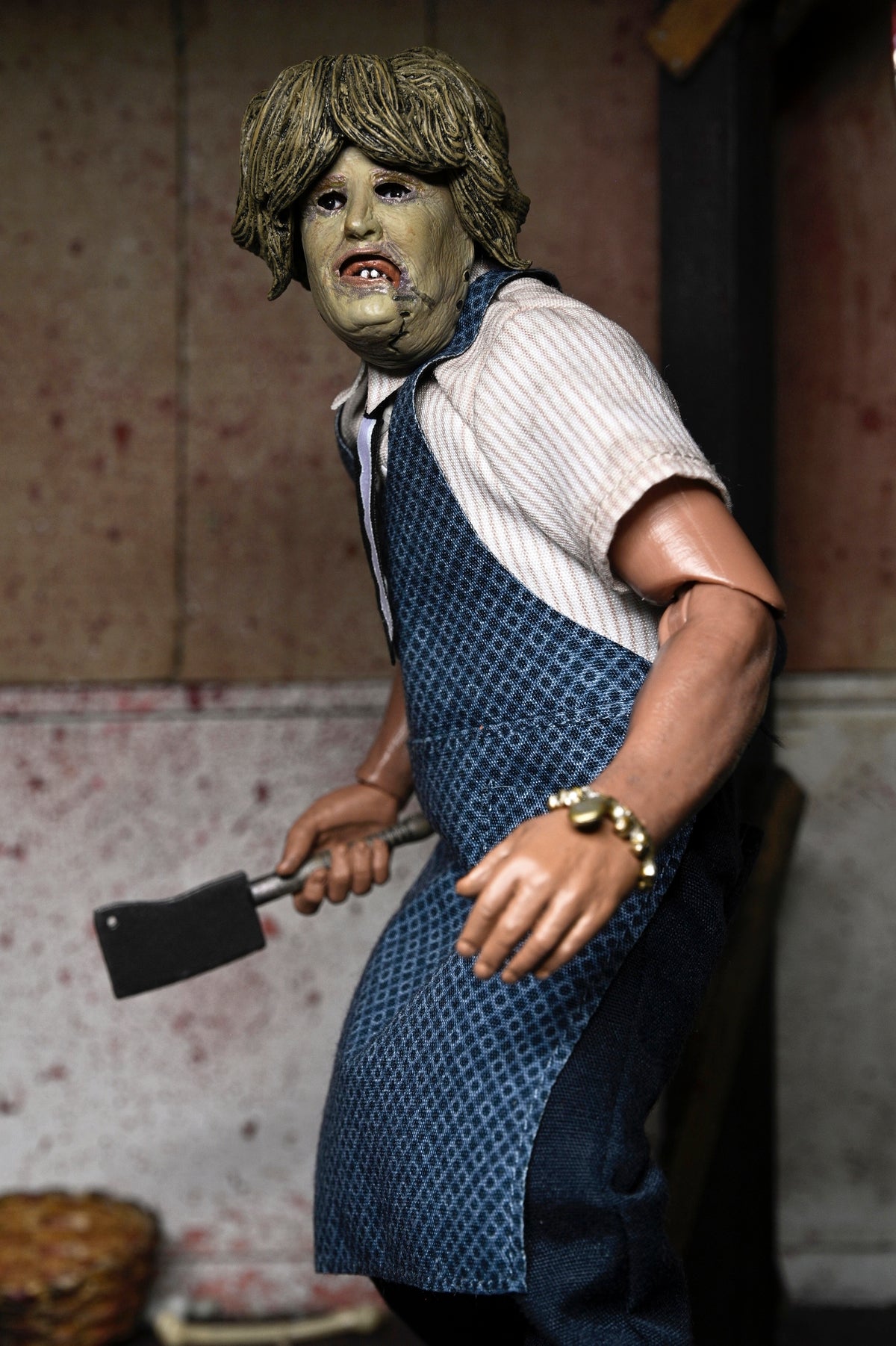 The Texas Chainsaw Massacre – Leatherface (Old Lady Mask) Clothed Action Figure