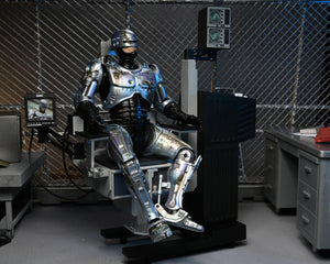 RoboCop – Official Ultimate Battle-Damaged RoboCop with Chair Figure