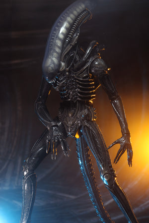 Alien – Official Ultimate 40th Anniversary Big Chap Action Figure