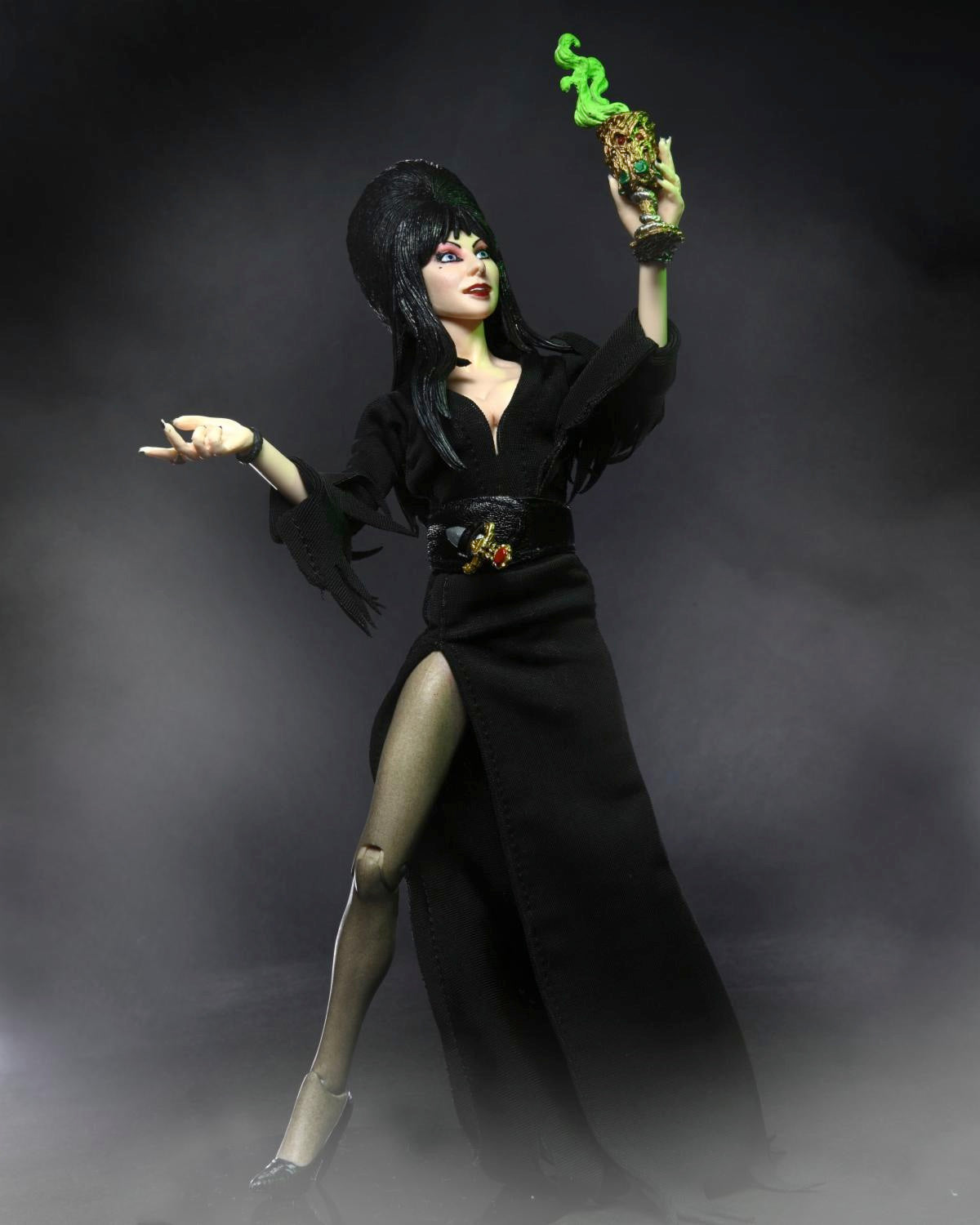 Elvira, Mistress of the Dark – Elvira Clothed Action Figure