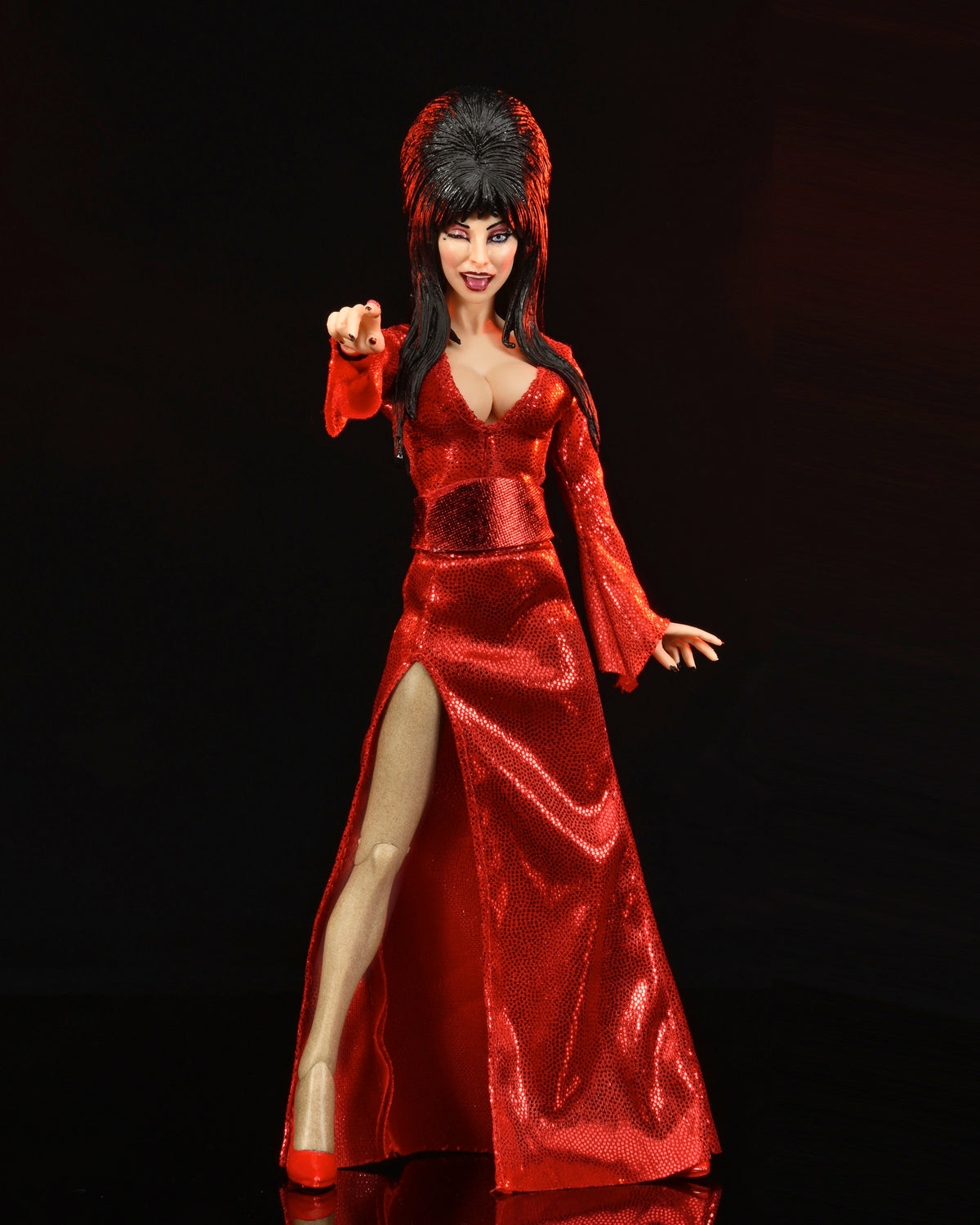 Elvira, Mistress of the Dark – Elvira (Red, Fright and Boo) Clothed Action Figure