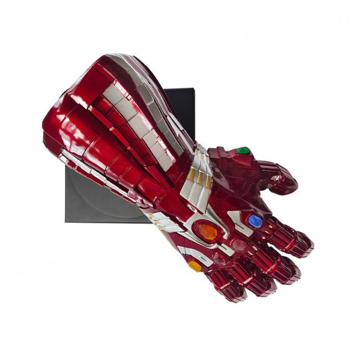 Iron Man - Deluxe Display Nano Gauntlet (Resin)