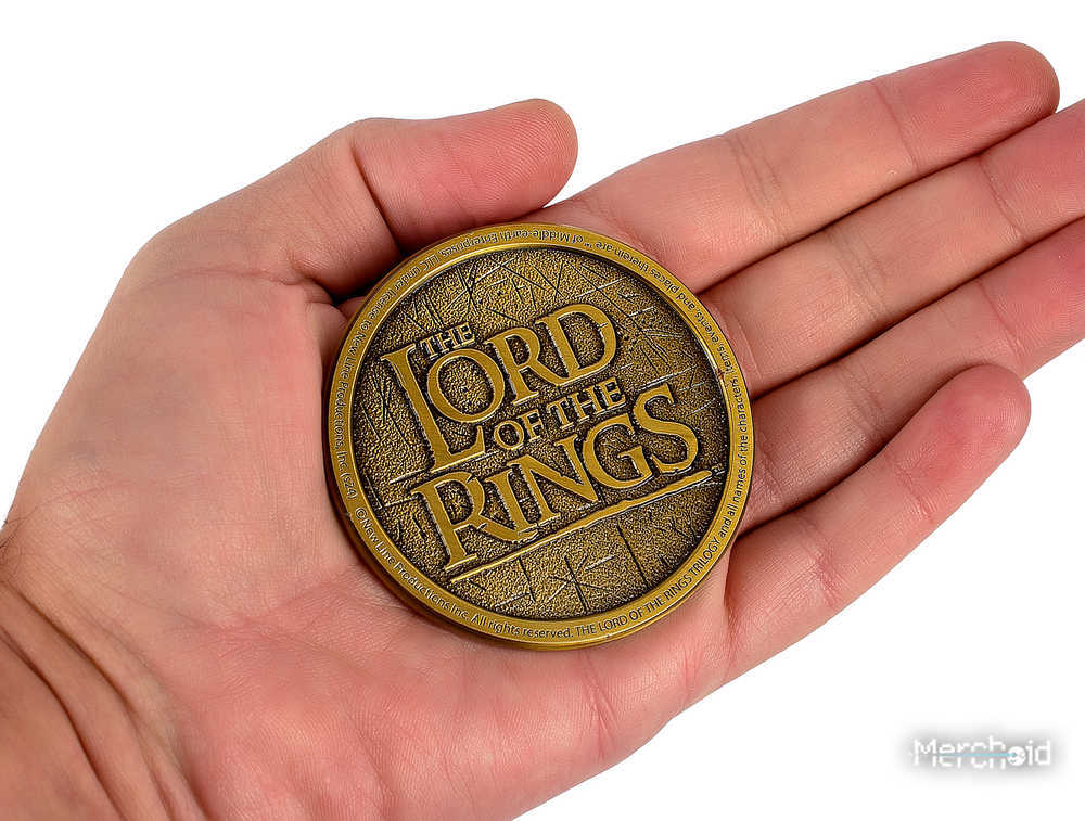 Lord of the Rings: The Fellowship Deluxe Coin with Display Stand
