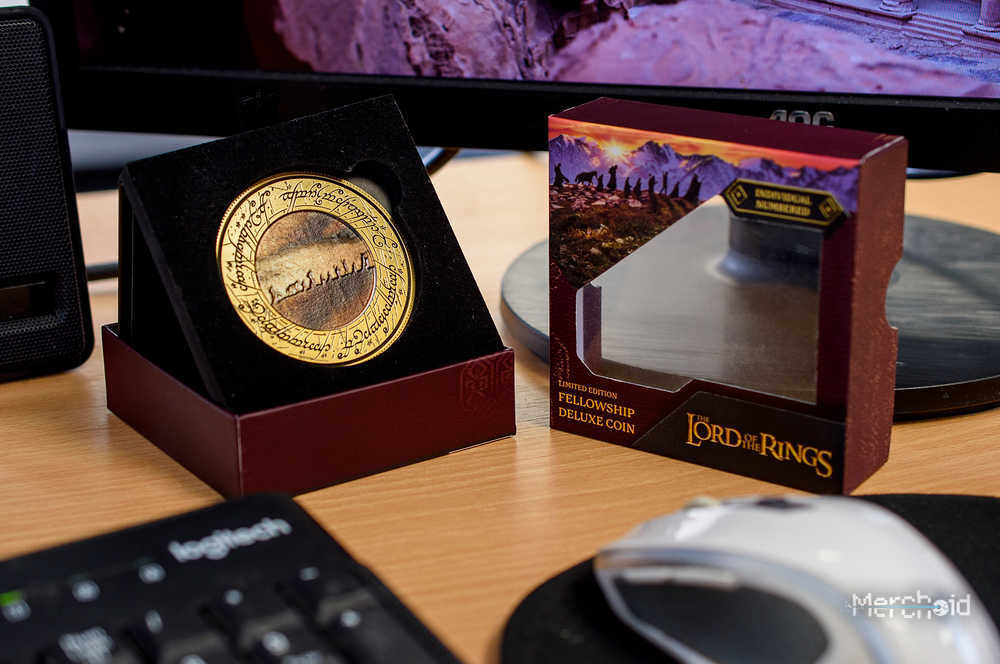 Lord of the Rings: The Fellowship Deluxe Coin with Display Stand