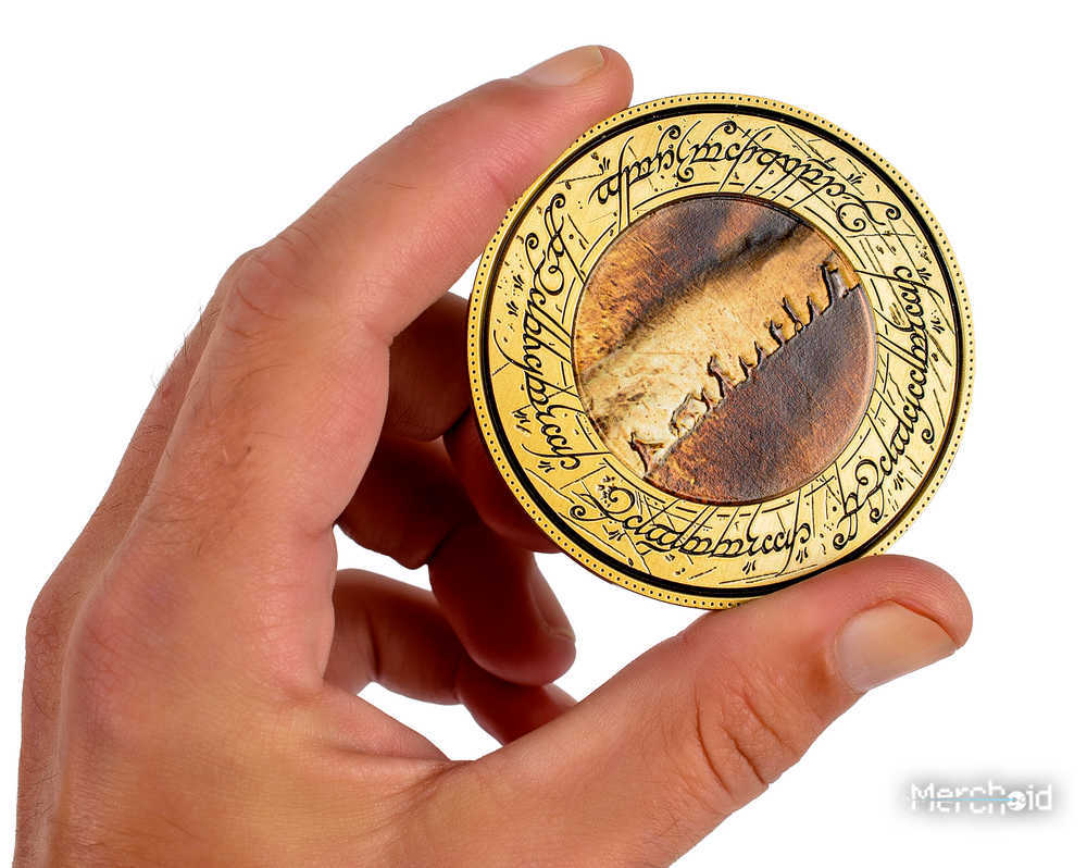 Lord of the Rings: The Fellowship Deluxe Coin with Display Stand