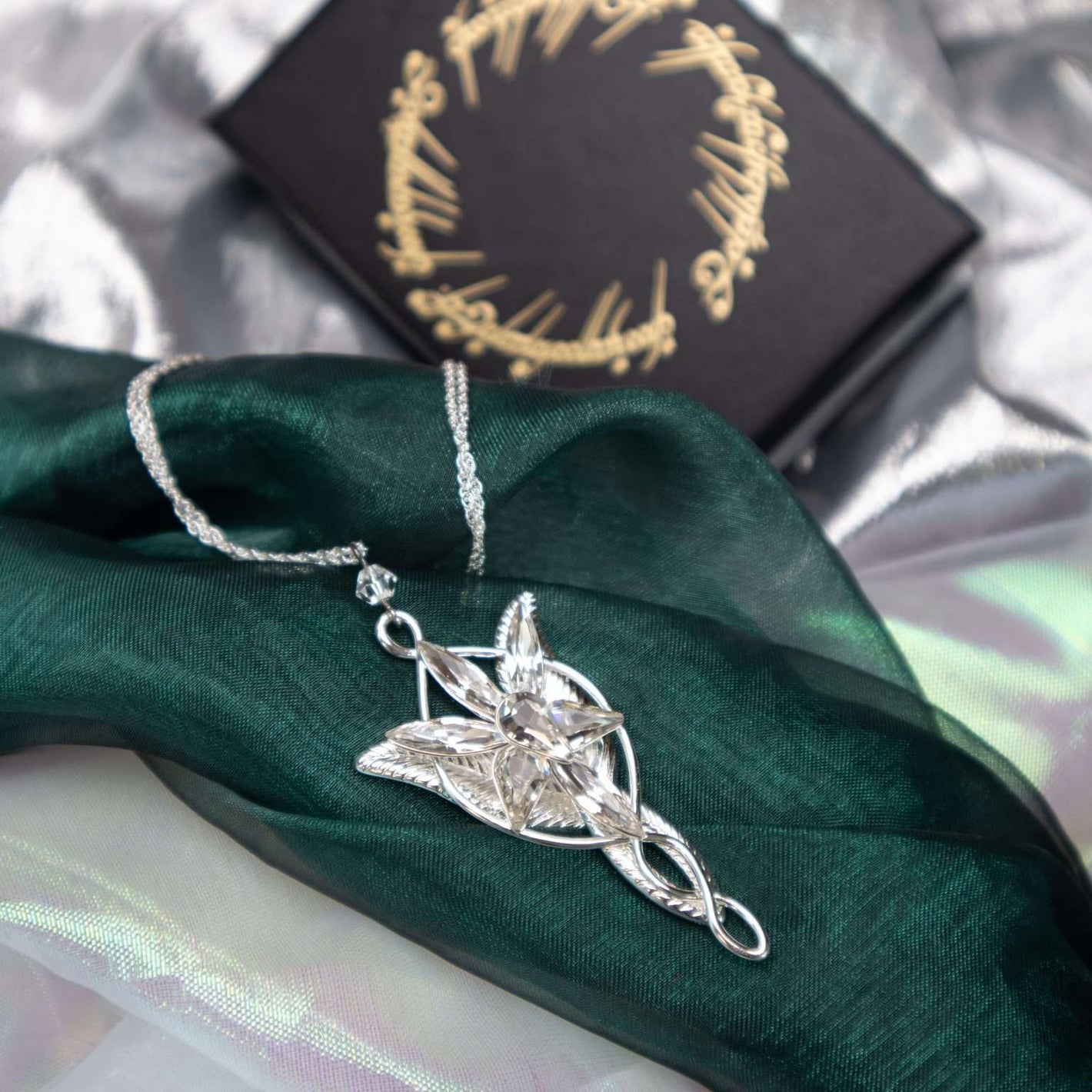The Lord Of The Rings - Officially Licensed Arwen Evenstar Pendant (Costume)
