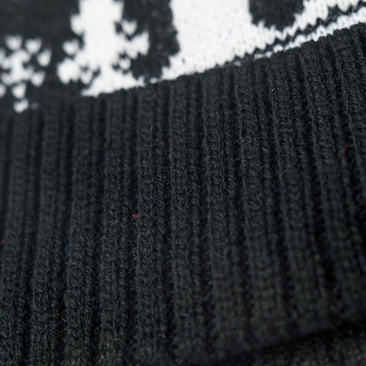 Warhammer 40,000: Sisters Of Battle Hat and Scarf Set