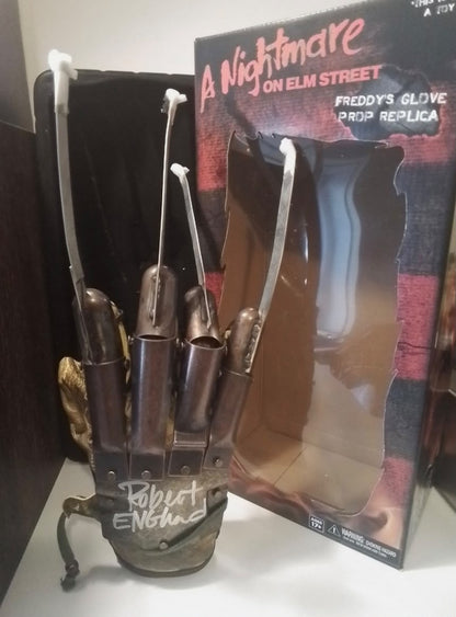 A Nightmare on Elm Street – Freddy Krueger Officially Licensed Glove Signed by Robert Englund (SWAU Authenticated)
