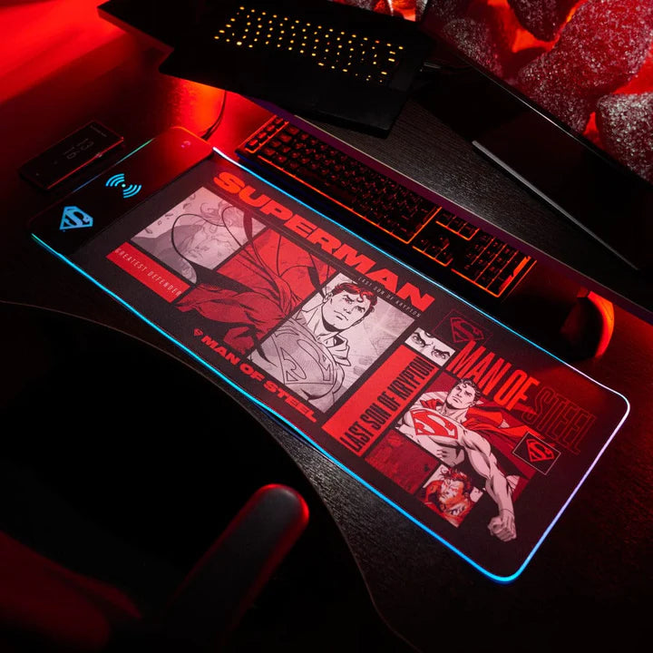 Superman - Officially Licensed Oversize Gaming Mat & Mobile Charger