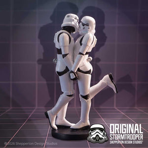 Star Wars – Stormtrooper First Kiss
