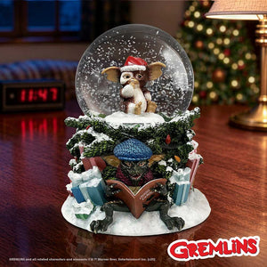 Gremlins – Christmas Carol Snow Globe