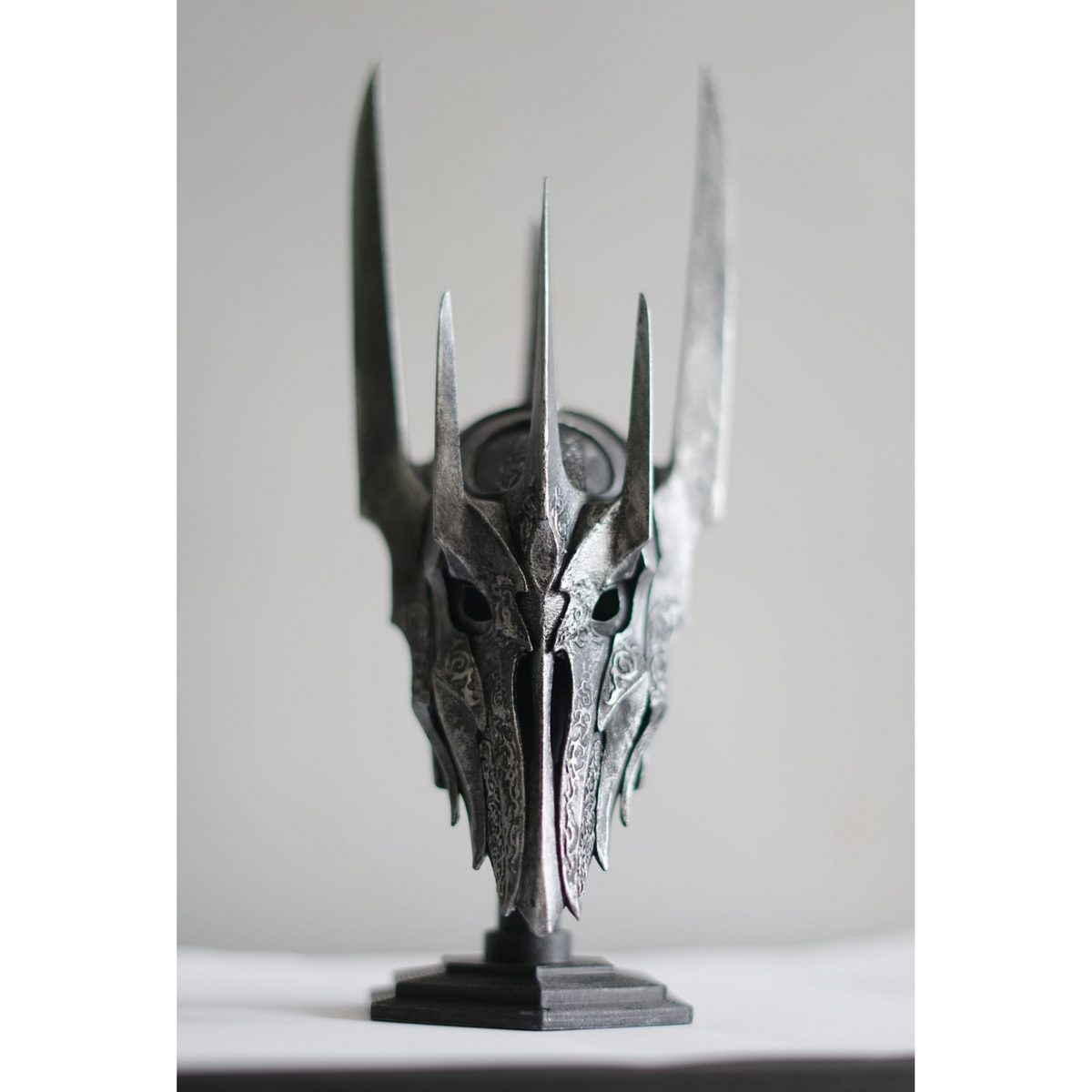 Lord Of The Rings - Sauron's Helmet (Resin)