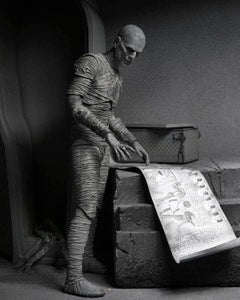 Universal Monsters – Ultimate The Mummy (Black & White) Action Figure