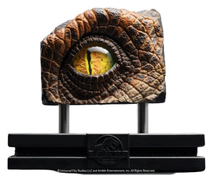 The Lost World: Jurassic Park – Male Velociraptor Eye Prop Replica | Elite Creature Collectibles